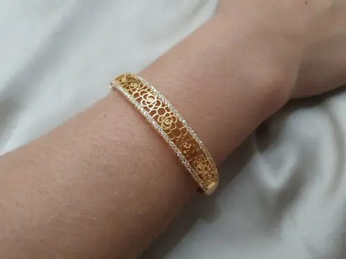 Bracelete Dourado com Mini Cristais