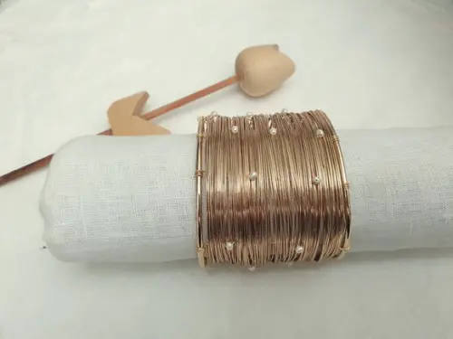 Bracelete Dourado e Pérolas Naturais