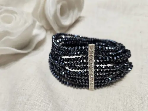 Bracelete Prateado com Cristais Preto