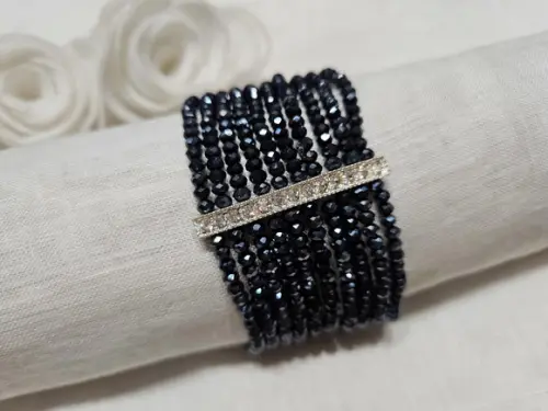Bracelete Prateado com Cristais Preto