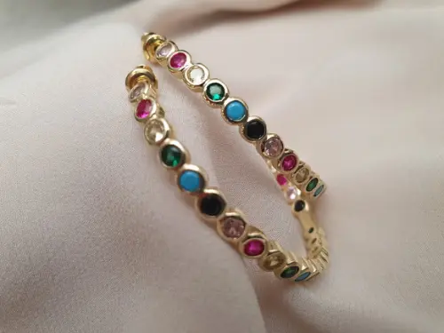 Brinco Argola Banhado com Cristais Coloridos