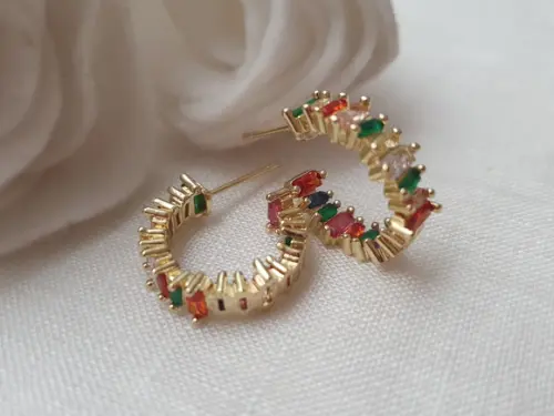 Brinco Argola Banhado com Cristais Coloridos
