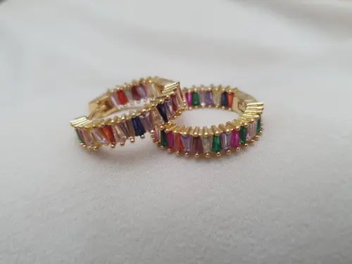Brinco Argola Banhado com Cristais Coloridos
