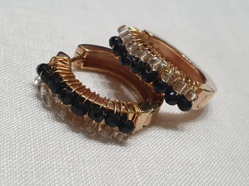 Brinco Argola Banhado com Cristais Preto e Transparente