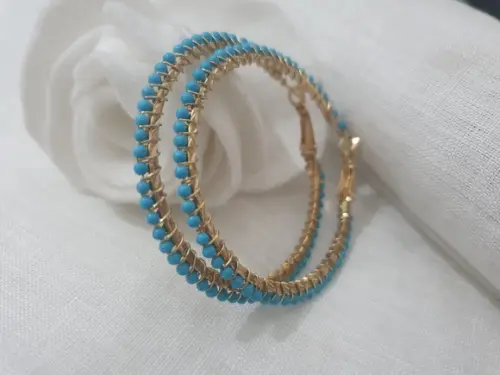 Brinco Argola com Pedras Naturais Azul Turquesa