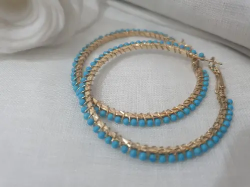 Brinco Argola com Pedras Naturais Azul Turquesa