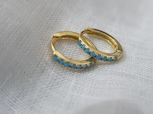 Brinco Argola com Pedras Naturais Azul Turquesa