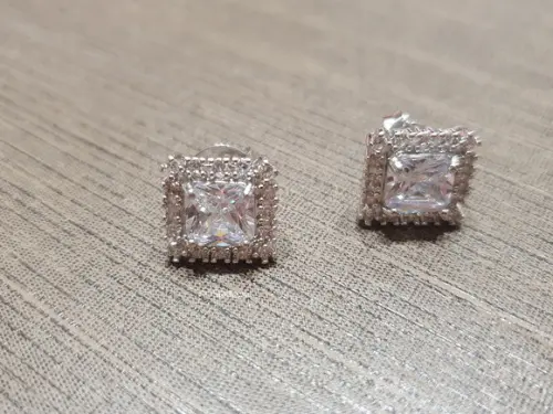 Brinco Banhado a Prata com Mini Cristais
