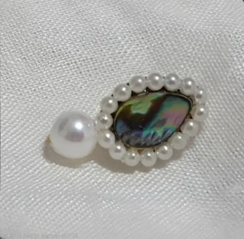 Brinco Banhado com Cabochão Abalone e Pérolas