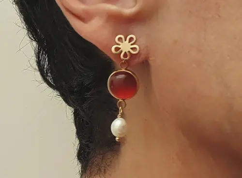 Brinco Banhado com Cristal Rubi e Pérola Natural
