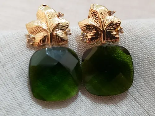 Brinco Banhado com Cristal Turmalina