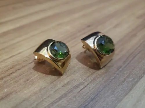 Brinco Banhado com Cristal Verde Esmeralda