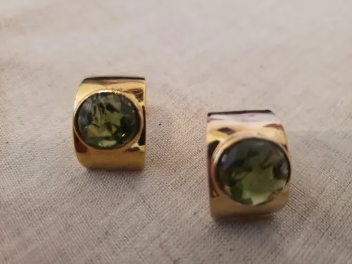 Brinco Banhado com Cristal Verde Esmeralda
