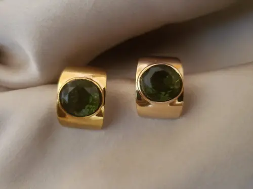 Brinco Banhado com Cristal Verde Esmeralda