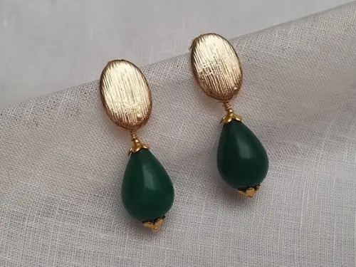Brinco Banhado com Pedra Natural Jade Verde Folha