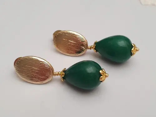 Brinco Banhado com Pedra Natural Jade Verde Folha