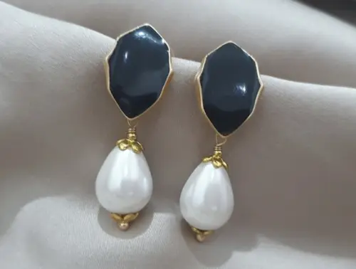 Brinco Banhado com Pérola Shell Gota