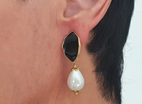 Brinco Banhado com Pérola Shell Gota