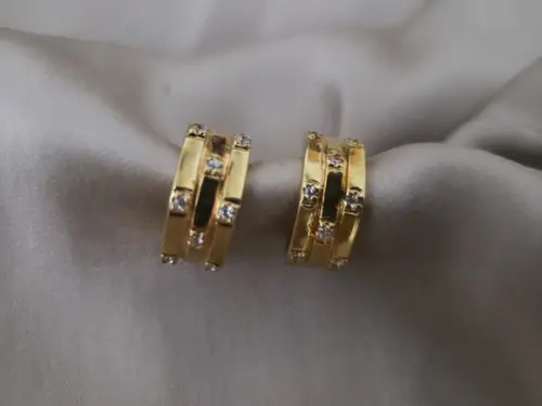 Brinco Banhado com Zircônias