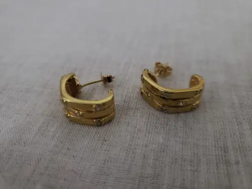 Brinco Banhado com Zircônias