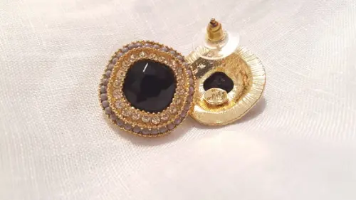 Brinco Cabochão e Strass