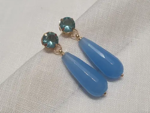 Brinco de Pedra Natural Jade Azul e Cristal Água Marinha