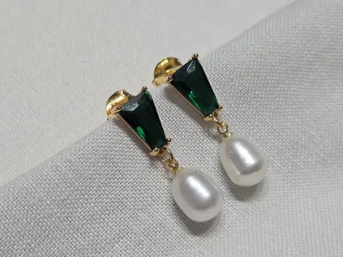 Brinco de Pérola Shell e Cristal Turmalina Morion