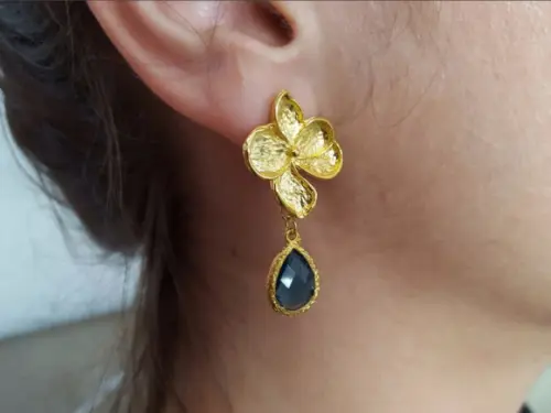 Brinco Dourado Banhado com Cristal Azul