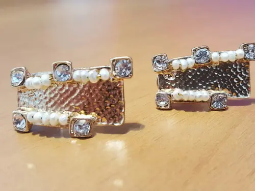 Brinco Dourado com Cristais e Mini Pérolas
