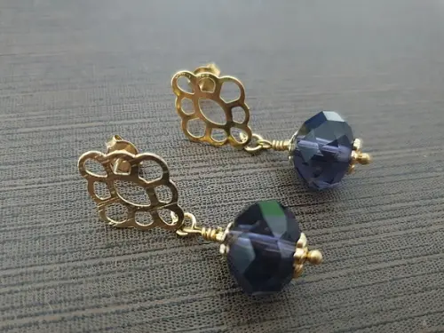 Brinco Dourado com Cristal Color Ametista