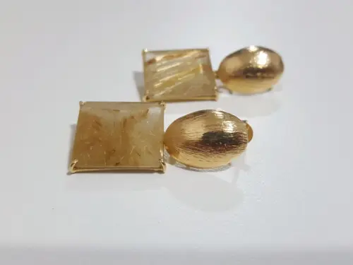 Brinco Dourado com Cristal Rutilado