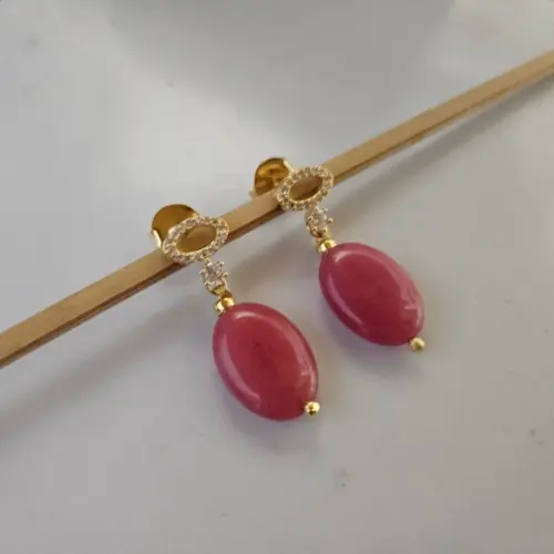 Brinco Dourado com Mini Cristais e Pedra Natural Jade Rosa