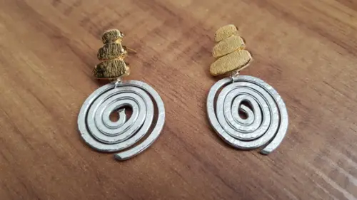 Brinco Dourado E Prateado