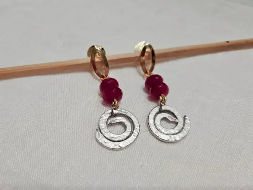 Brinco Dourado e Prateado com Pedras Jadi Rubi