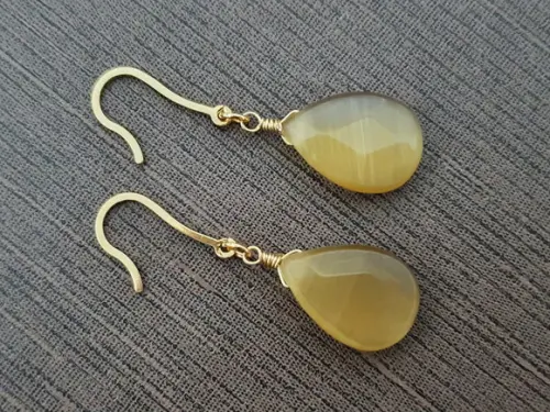 Brinco Gancho Banhado com Cristal Olho de Gato Yellow