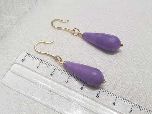 Brinco Gancho Banhado com Pedra Natural Ágata Lavanda