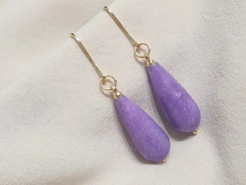 Brinco Gancho Banhado com Pedra Natural Ágata Lavanda