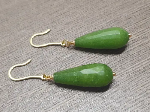 Brinco Gancho Banhado com Pedra Natural Ágata Verde