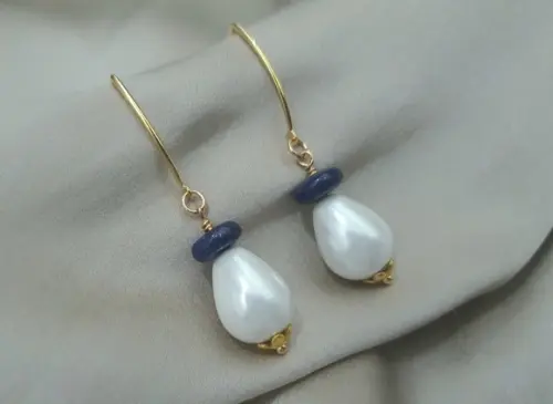 Brinco Gancho com Pedra Natural Lápis Lazuli e Pérola Shell