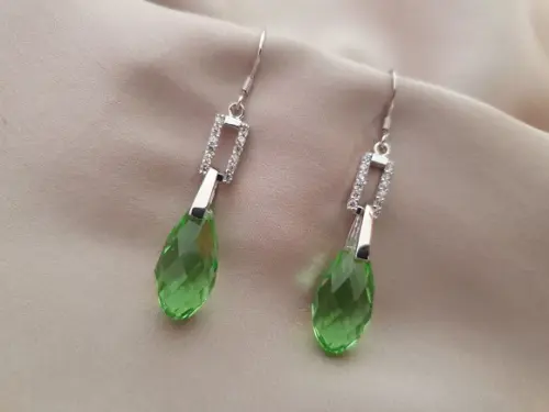 Brinco Gancho de Prata com Cristal Verde