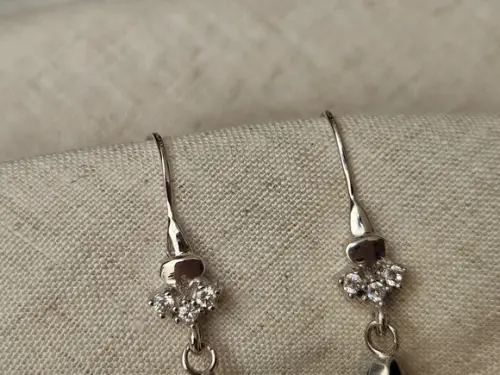 Brinco Gancho de Prata com Mini Zircônias e Cristal