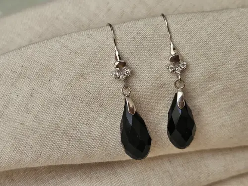 Brinco Gancho de Prata com Mini Zircônias e Cristal