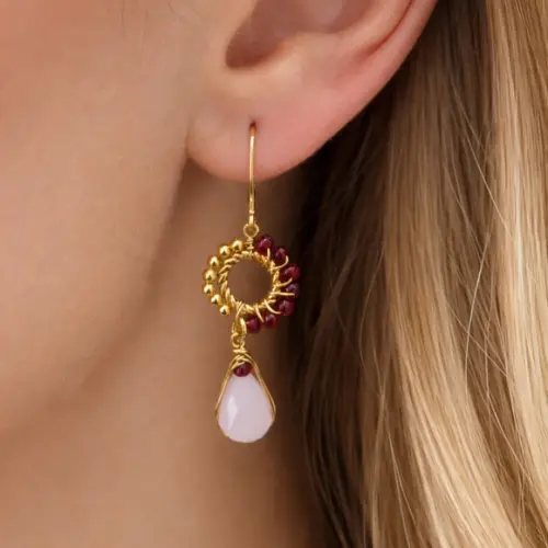 Brinco Gancho Dourado com Cristais Rubi e Rose de France