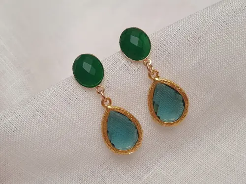 Brinco Pino Banhado com Cristais Verde - Semijoia