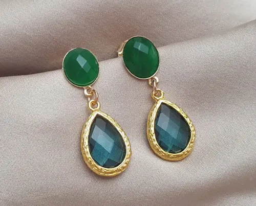 Brinco Pino Banhado com Cristais Verde - Semijoia