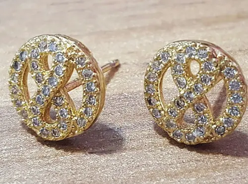 Brinco Pino Banhado com Mini Cristais Incolores