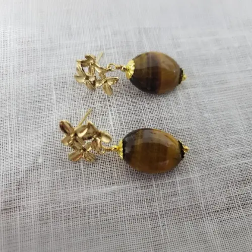 Brinco Pino Banhado com Pedra Natural Olho de Tigre