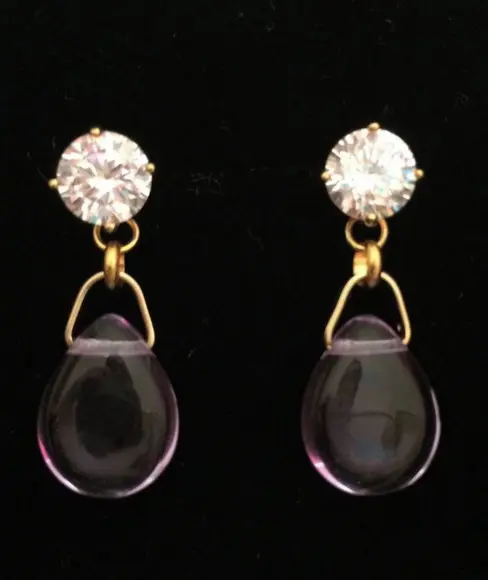 Brinco Pino Banhado com Zircônia e Cristal Lavanda