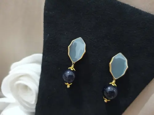 Brinco Pino Banhado Esmaltado com Pedra Estrela