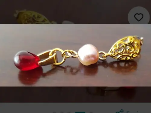 Brinco Pino com Pérola Barroca Rose e Gota de Cristal Rubi